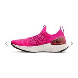 Like New Nike Women's React Phantom Run Flyknit 2 Running Shoes pink 7